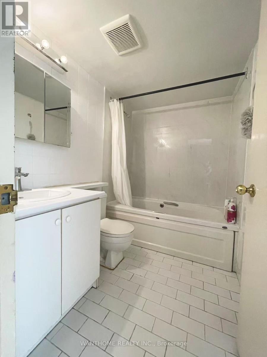 Photo 7 of 1404 44 St Joseph Street, Toronto ON