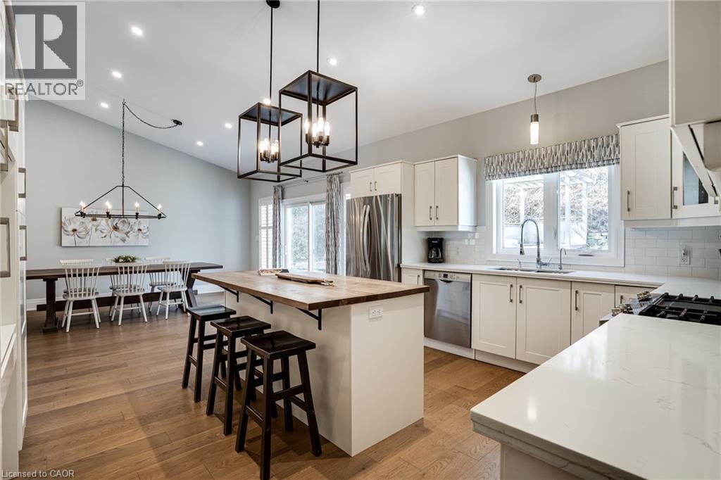 Photo 15 of 14 Sullivans Lane, Dundas ON