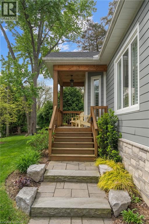 Photo 3 of 14 Sullivans Lane, Dundas ON