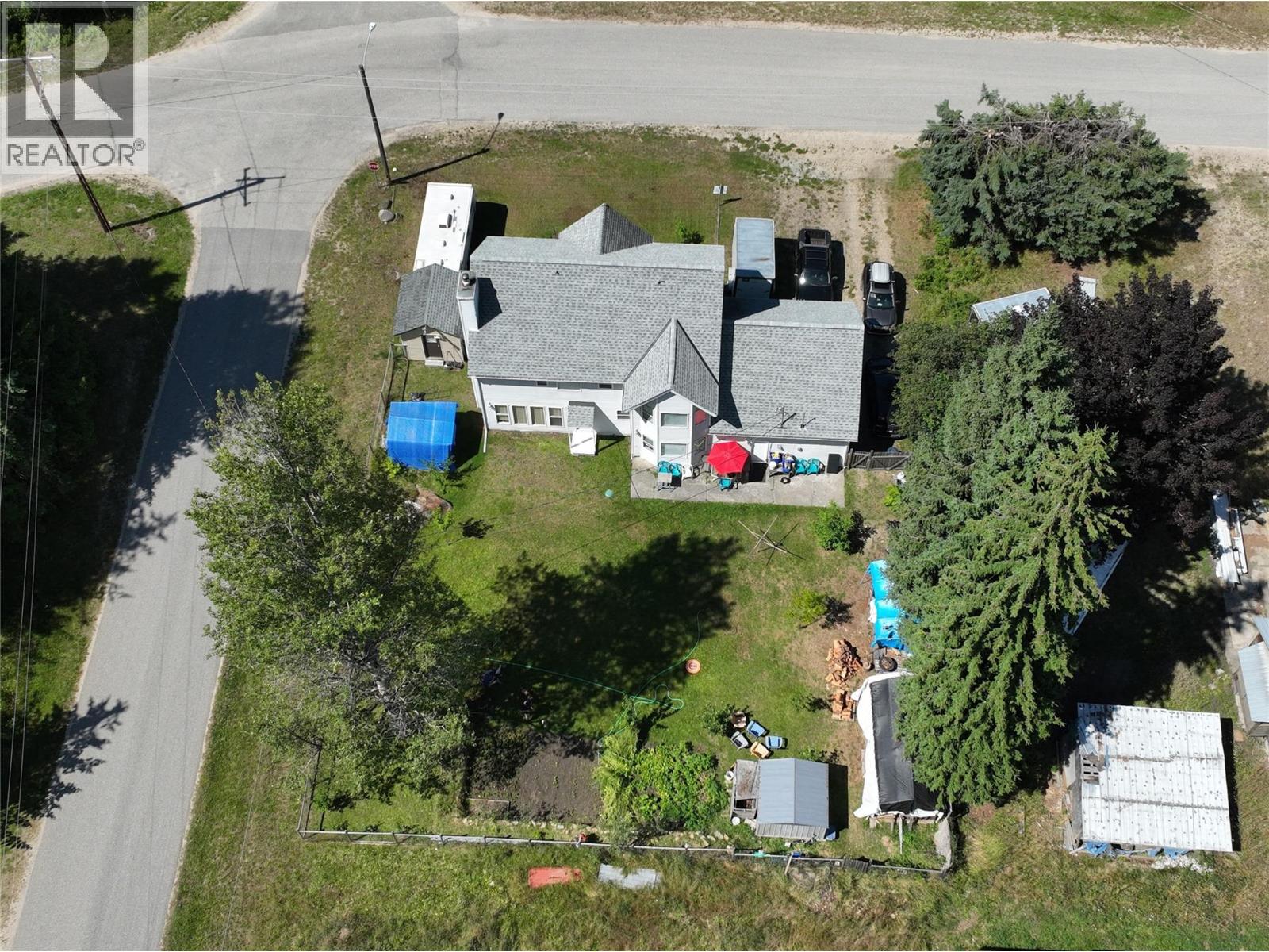 Photo 2 of 1118 Harold Street, Slocan BC