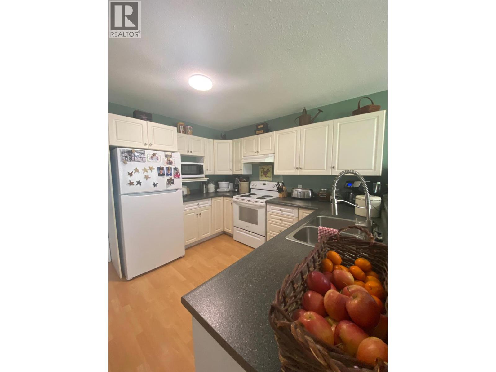 Photo 13 of 1118 Harold Street, Slocan BC
