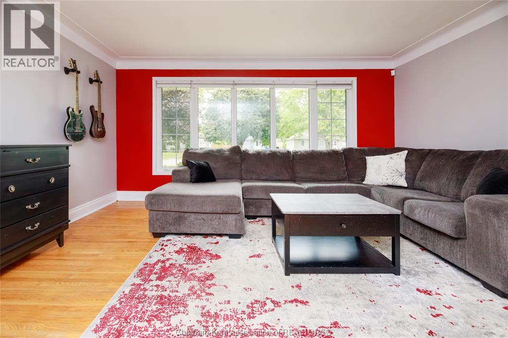 Photo 16 of 26 Canterbury Street, Chatham ON