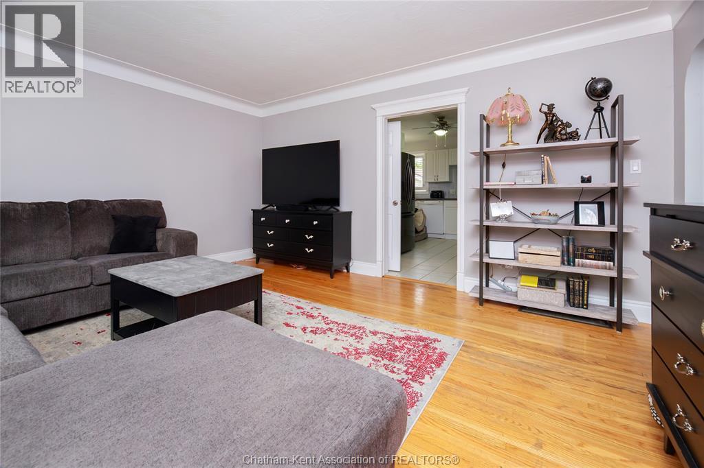 Photo 17 of 26 Canterbury Street, Chatham ON