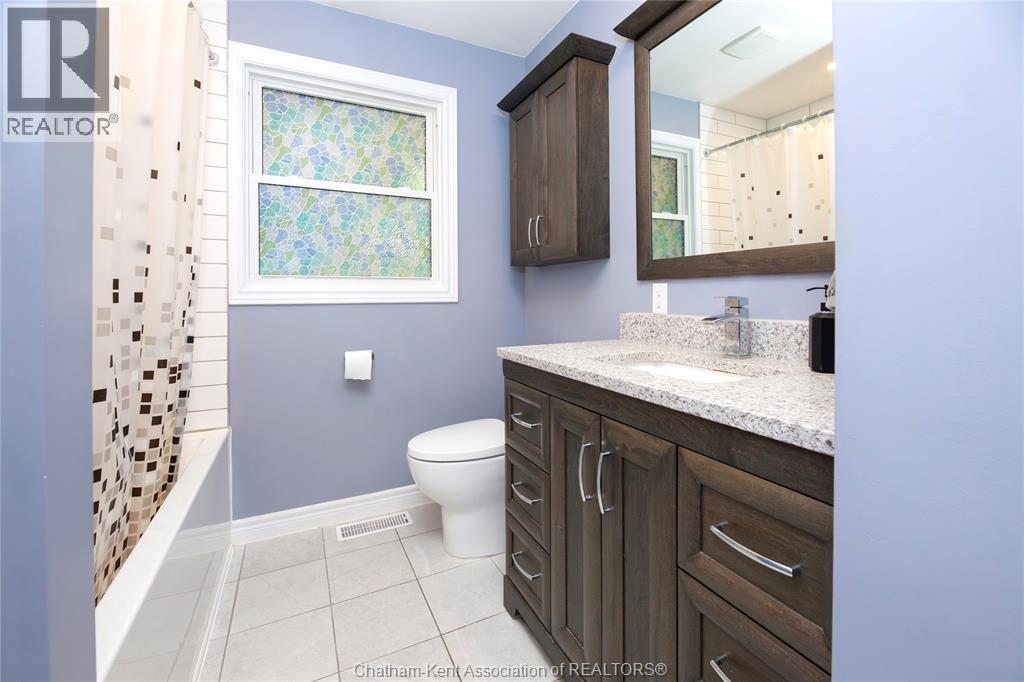Photo 24 of 26 Canterbury Street, Chatham ON