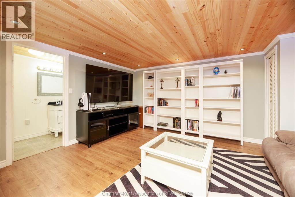 Photo 25 of 26 Canterbury Street, Chatham ON