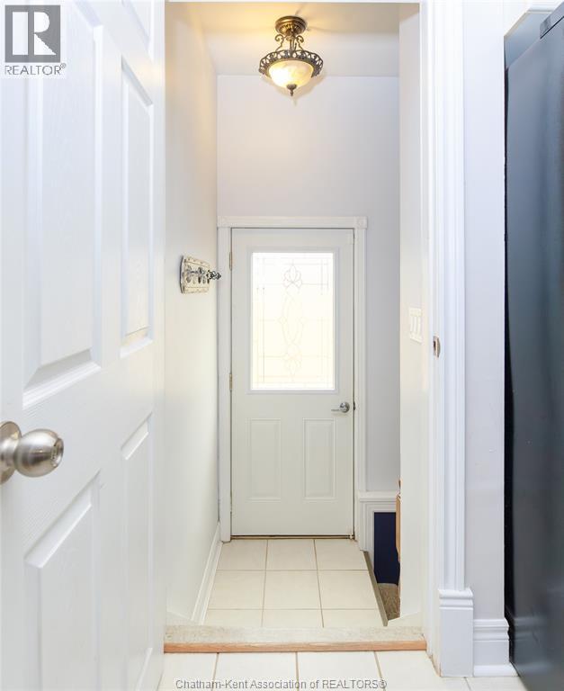 Photo 28 of 26 Canterbury Street, Chatham ON