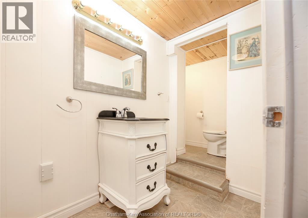 Photo 29 of 26 Canterbury Street, Chatham ON