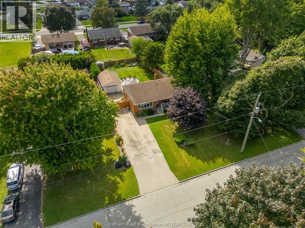 Photo 3 of 26 Canterbury Street, Chatham ON