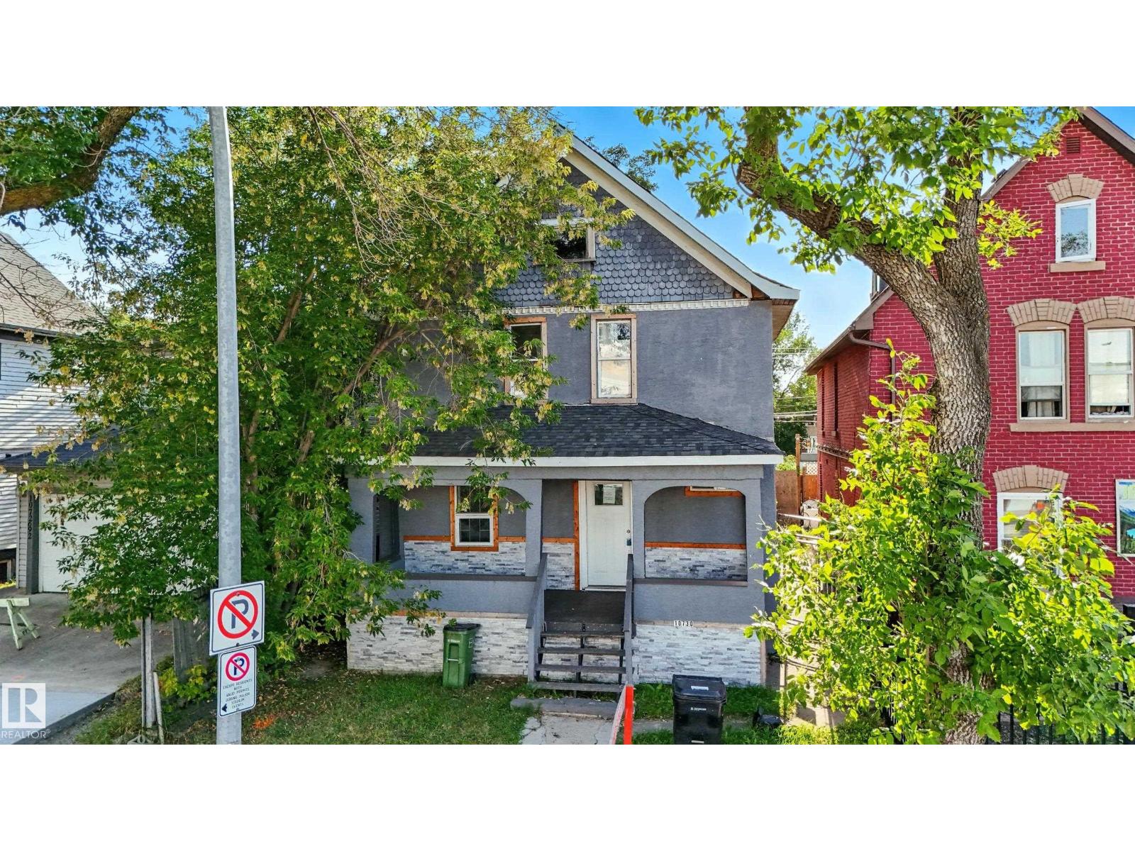 Photo 1 of 10730 92 St Nw, Edmonton AB