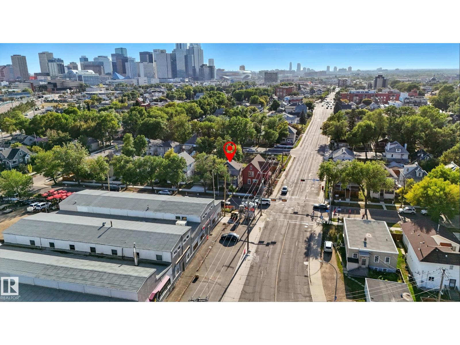 Photo 3 of 10730 92 St Nw, Edmonton AB