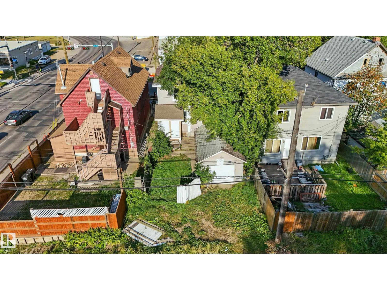 Photo 5 of 10730 92 St Nw, Edmonton AB