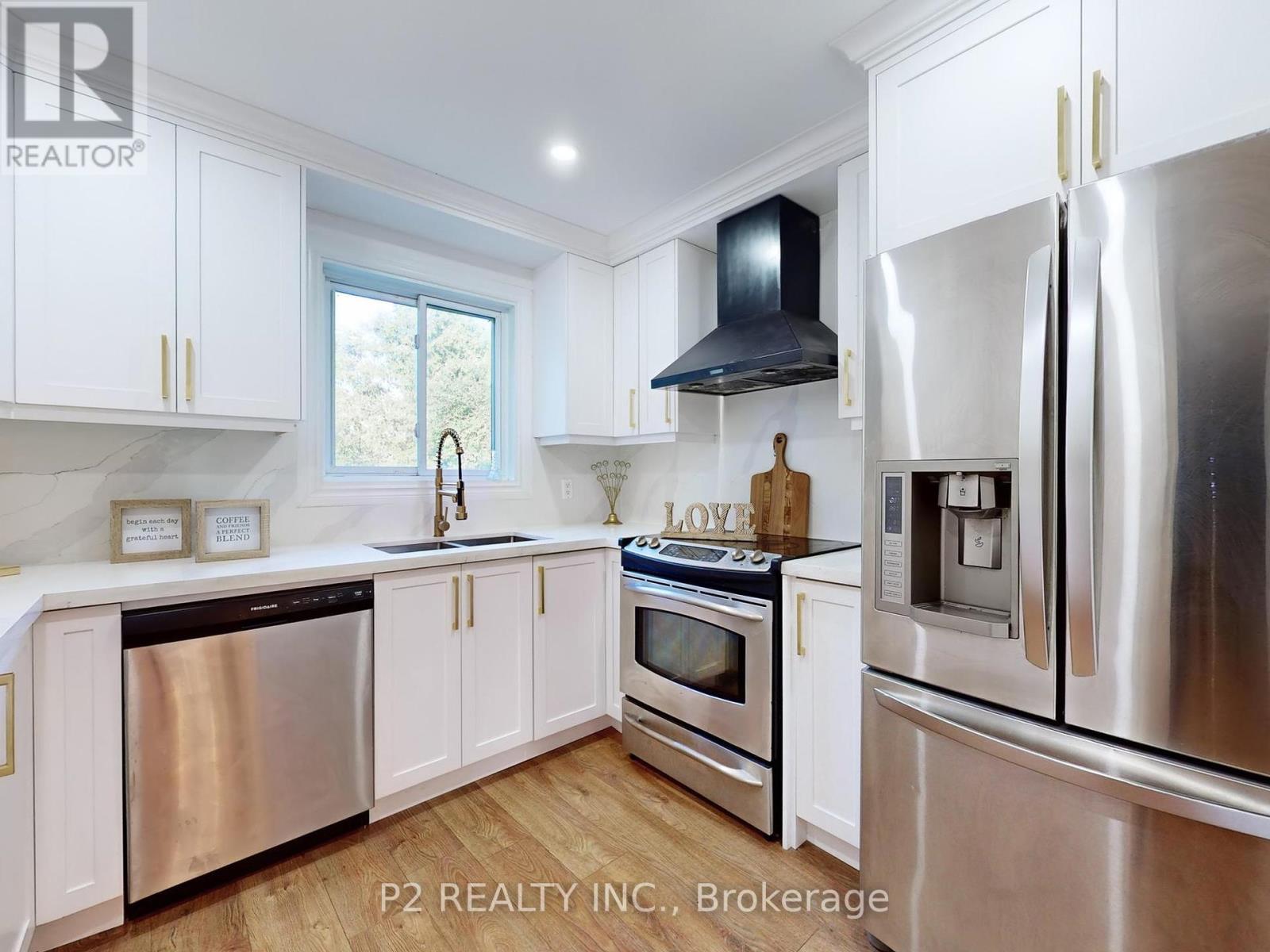 Photo 13 of 411 Rosedale Drive, Whitby ON