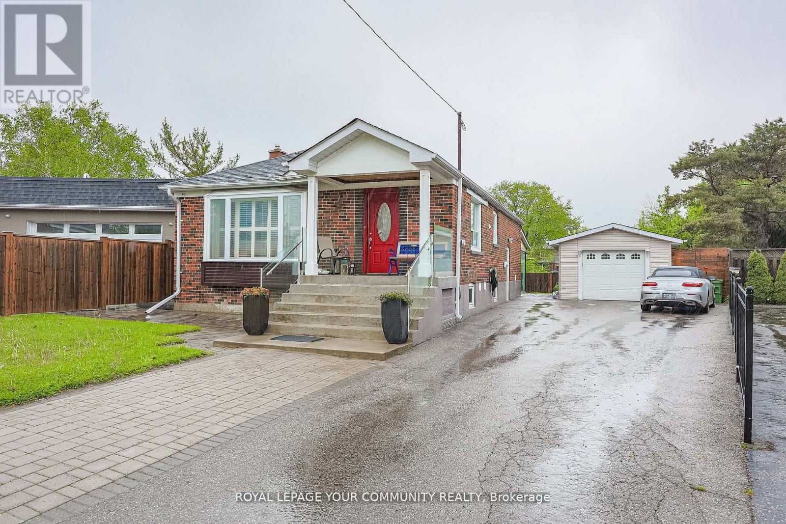 Photo 1 of Upper 52 Princeway Drive, Toronto ON