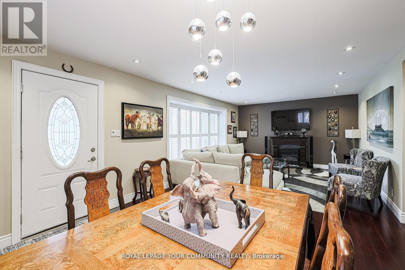 Photo 5 of Upper 52 Princeway Drive, Toronto ON