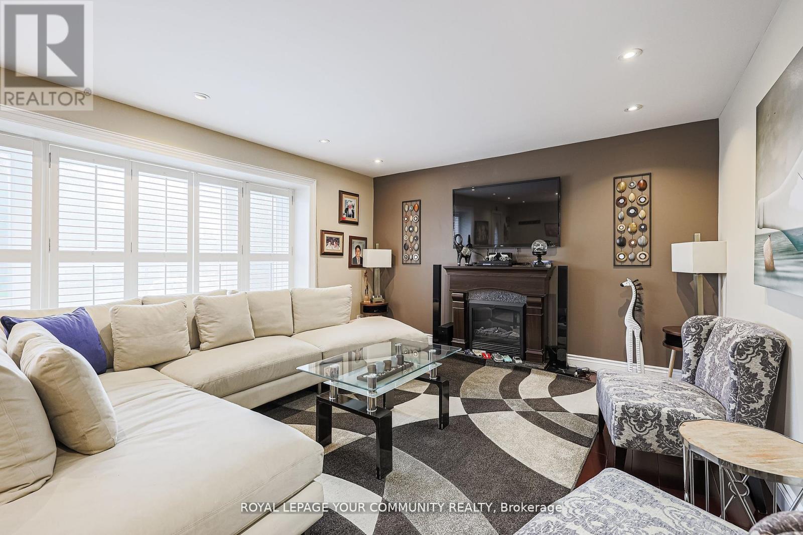 Photo 7 of Upper 52 Princeway Drive, Toronto ON
