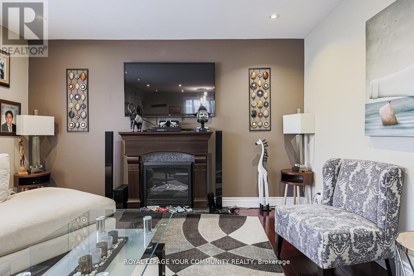 Photo 8 of Upper 52 Princeway Drive, Toronto ON