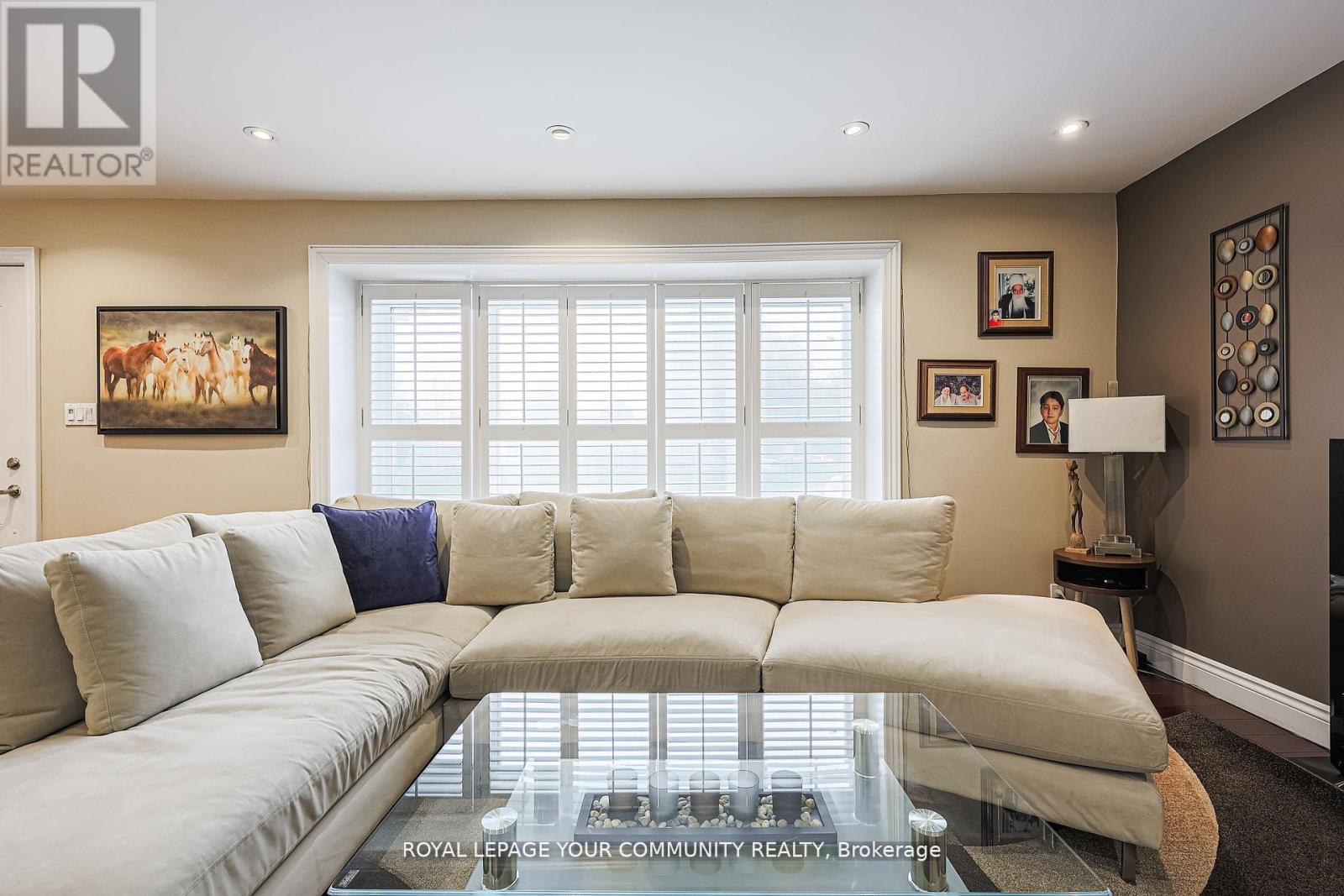 Photo 9 of Upper 52 Princeway Drive, Toronto ON