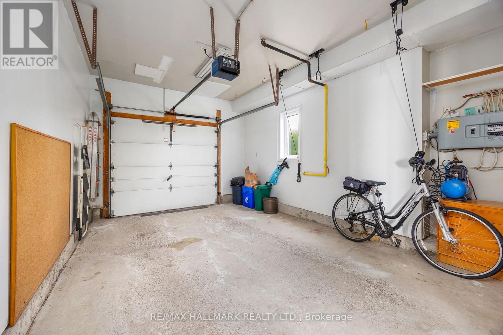 Photo 38 of 1275 Wharf Street, Pickering ON