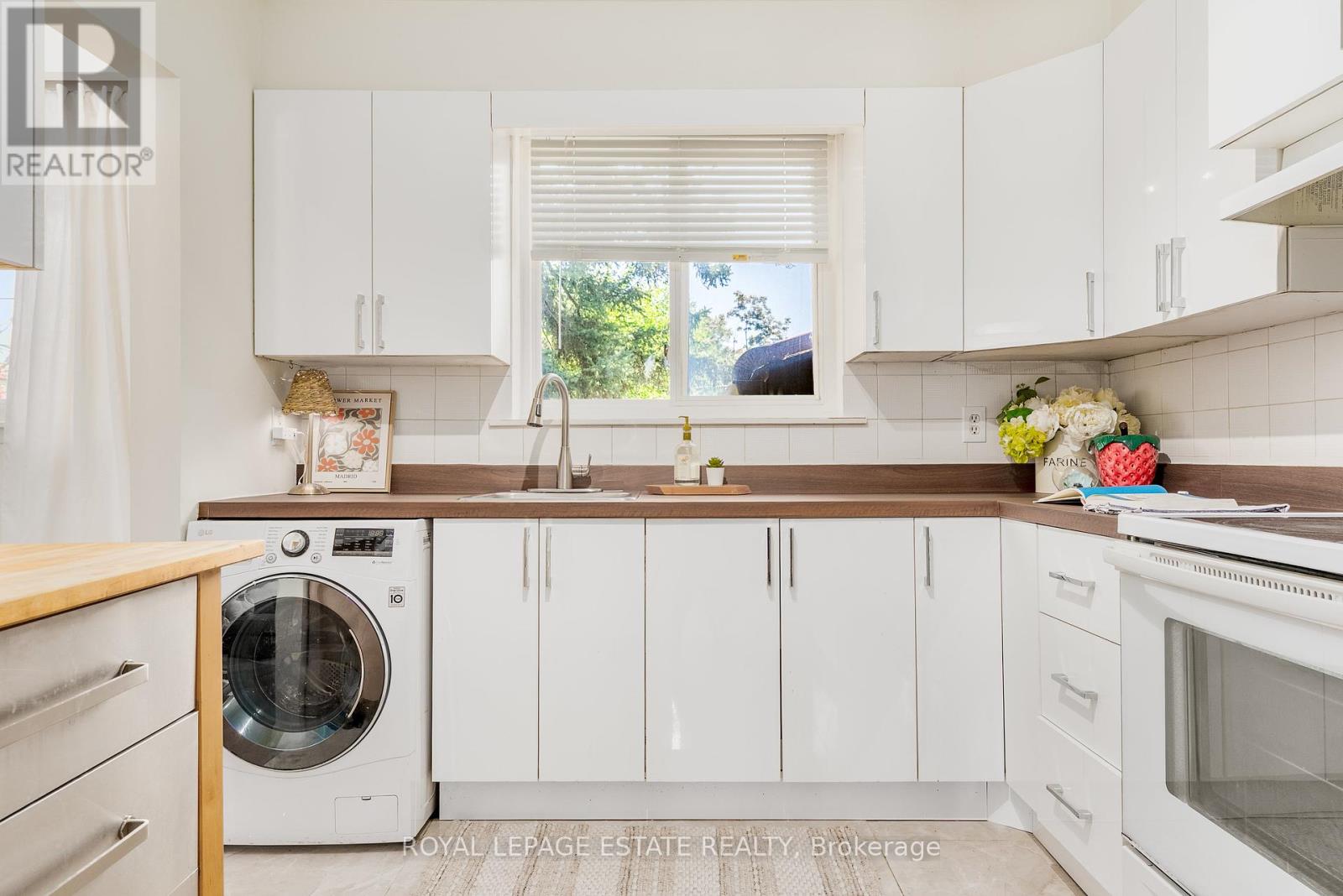 Photo 13 of 21 Nuffield Drive, Toronto ON