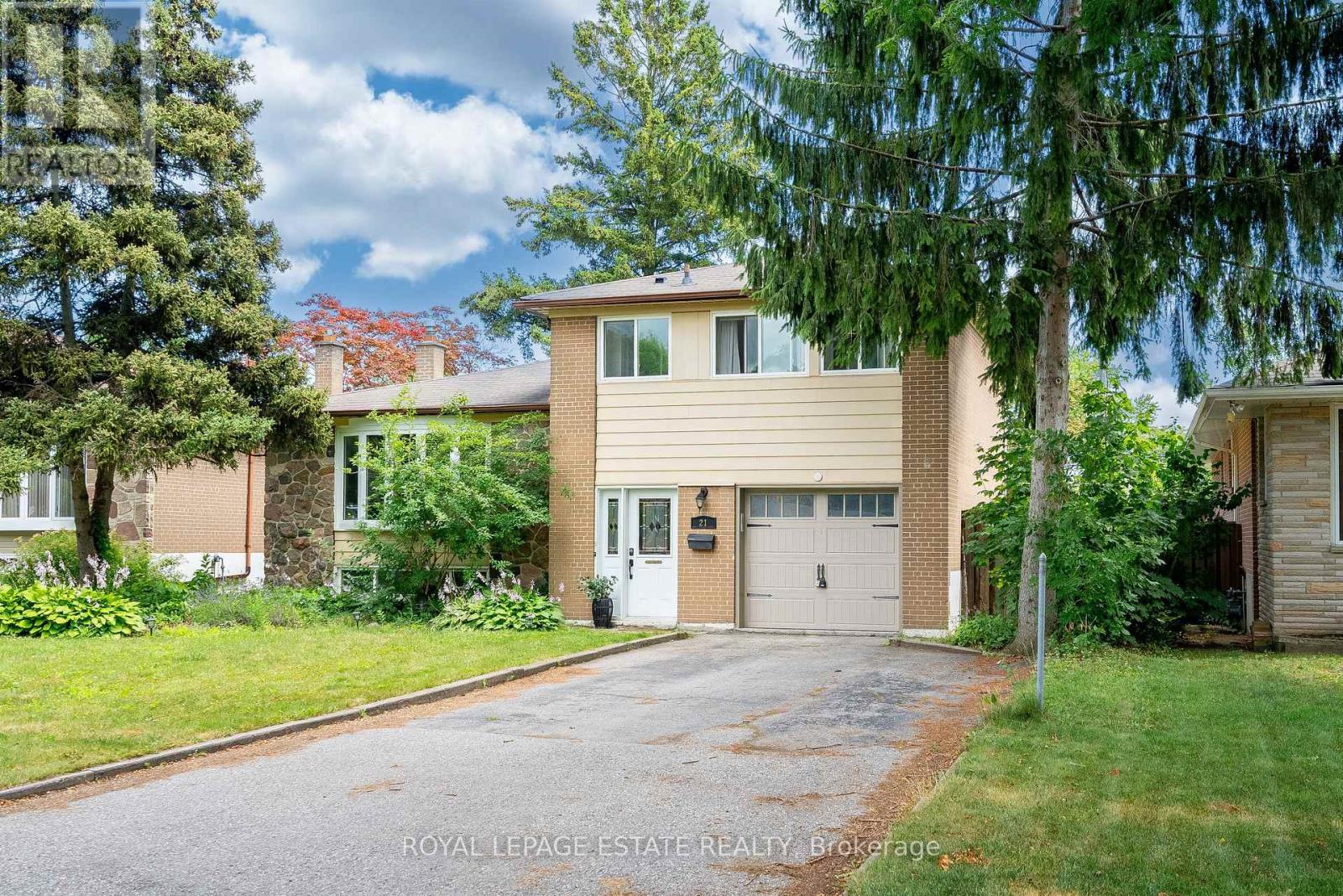 Photo 3 of 21 Nuffield Drive, Toronto ON