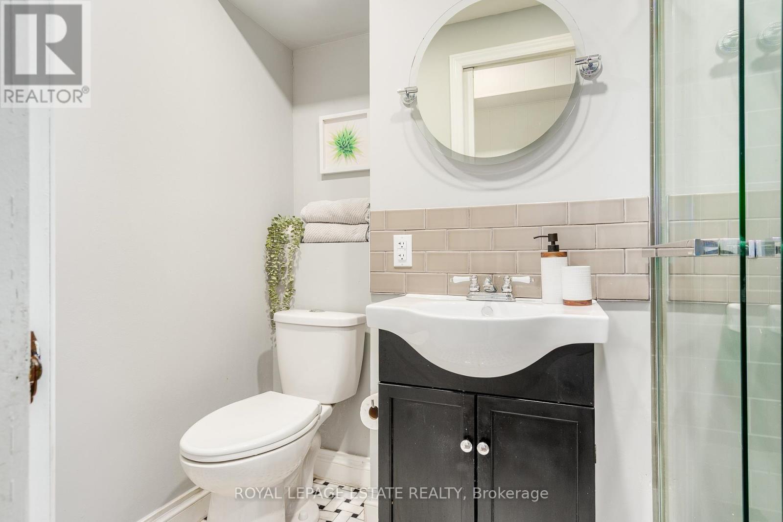 Photo 34 of 21 Nuffield Drive, Toronto ON