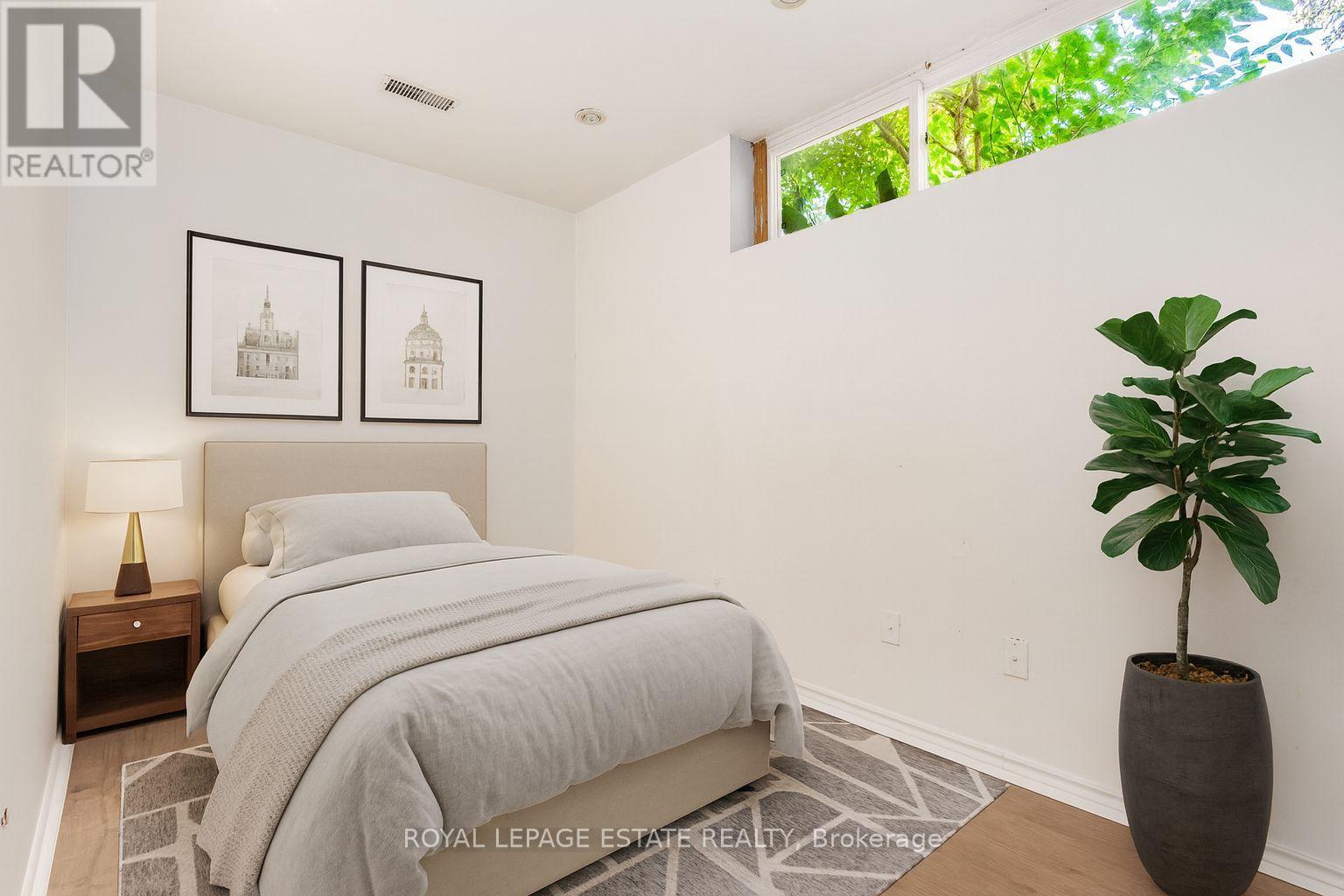 Photo 41 of 21 Nuffield Drive, Toronto ON