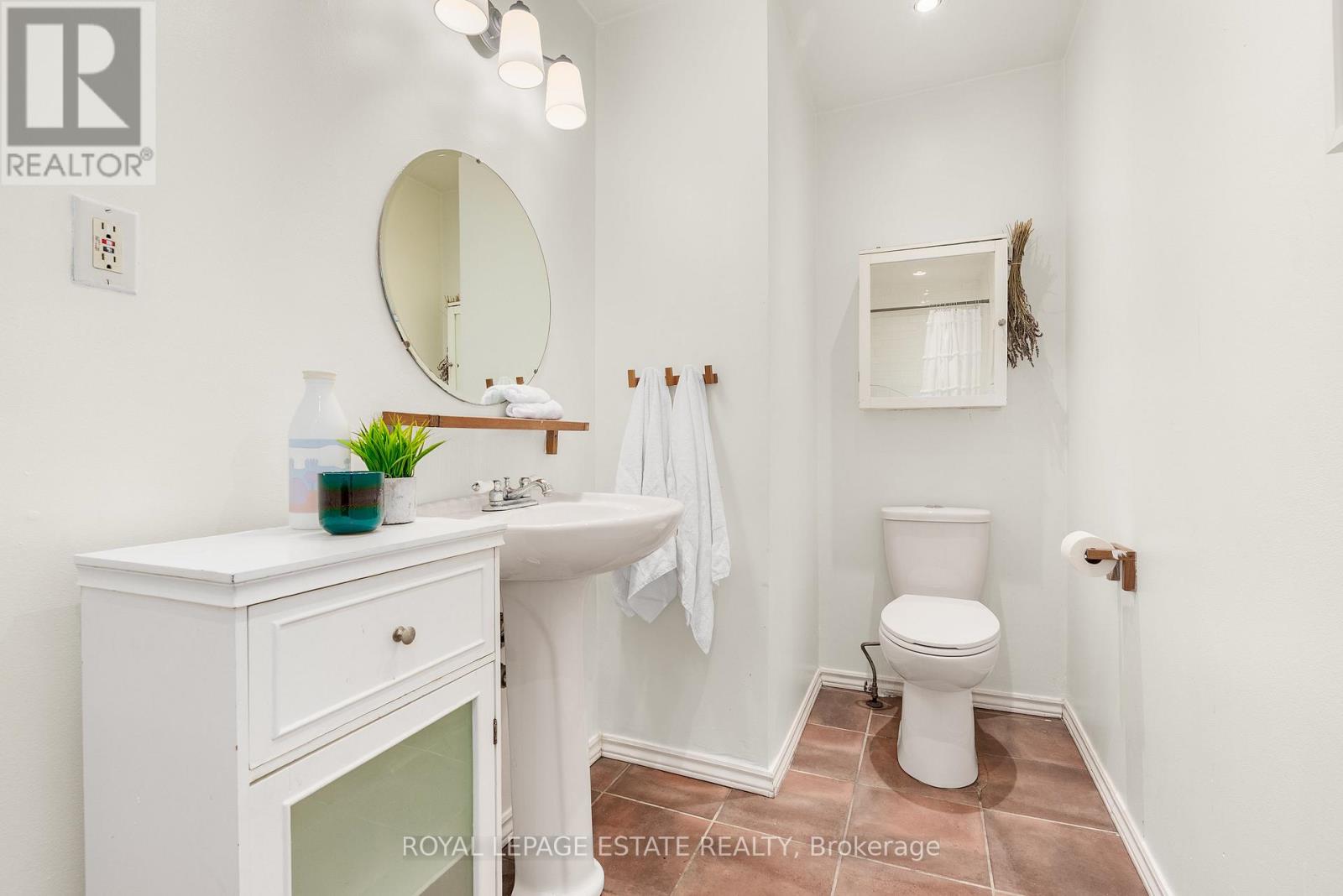 Photo 42 of 21 Nuffield Drive, Toronto ON