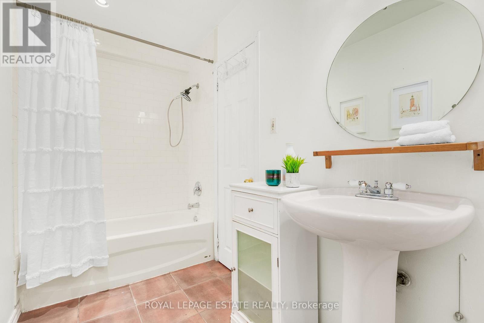 Photo 43 of 21 Nuffield Drive, Toronto ON