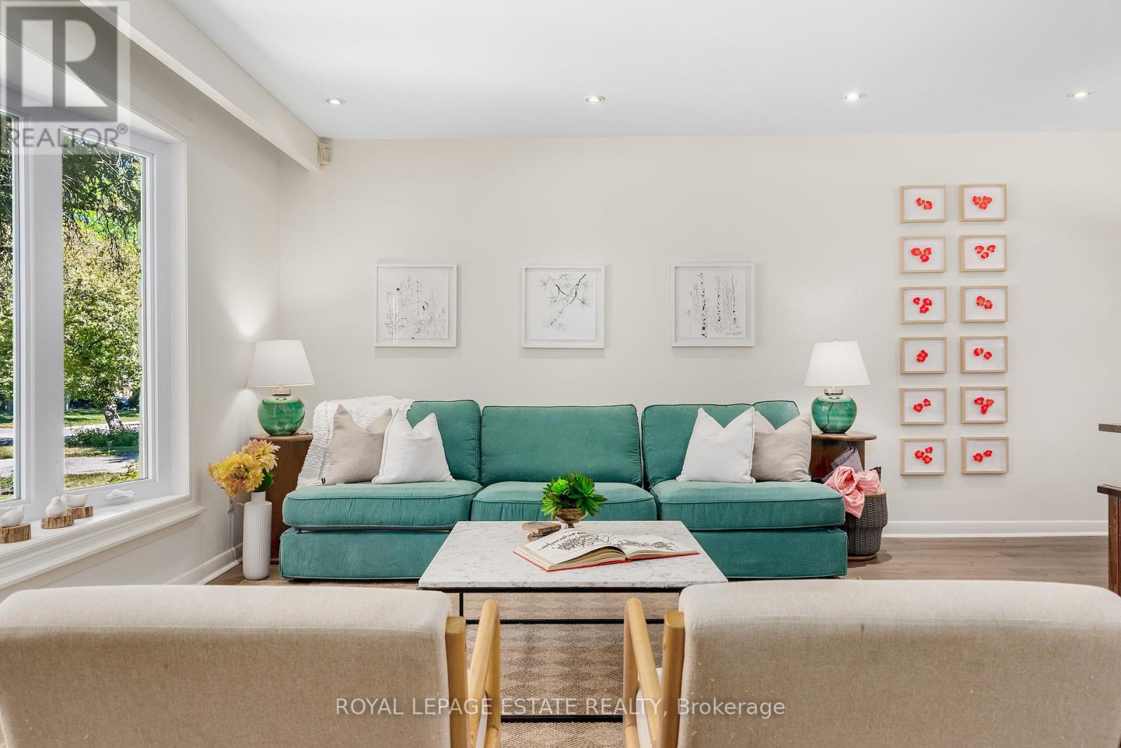 Photo 6 of 21 Nuffield Drive, Toronto ON