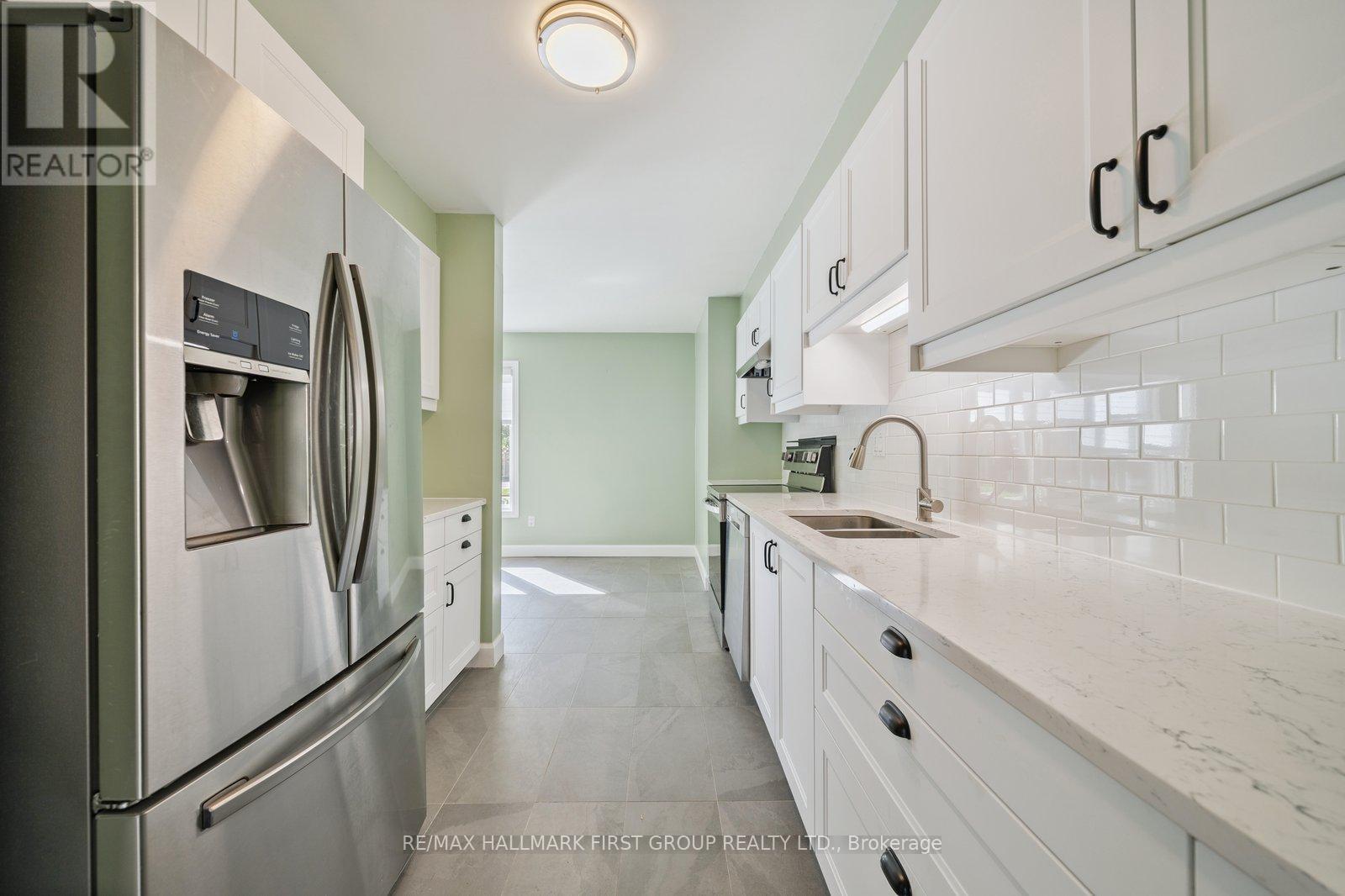 Photo 3 of 626 Graceland Court, Pickering ON