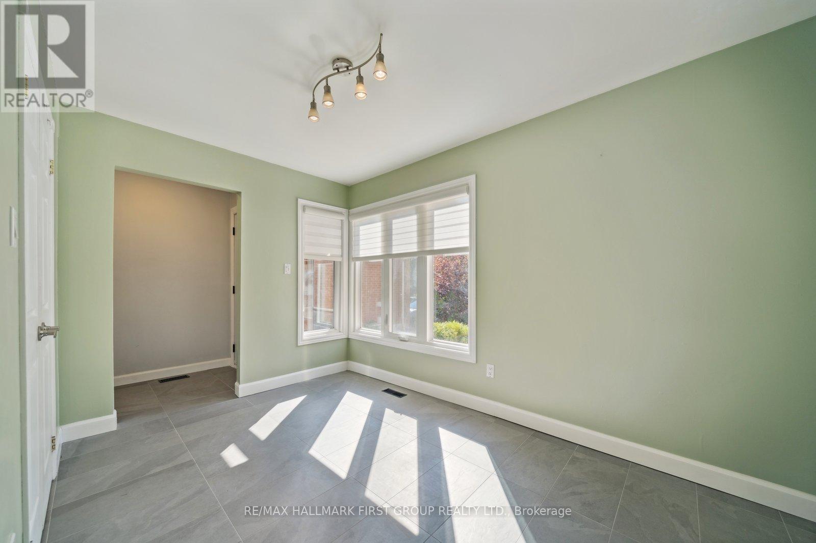 Photo 5 of 626 Graceland Court, Pickering ON