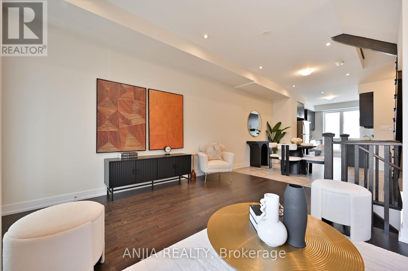 Photo 10 of 100 Stauffer Crescent, Markham ON
