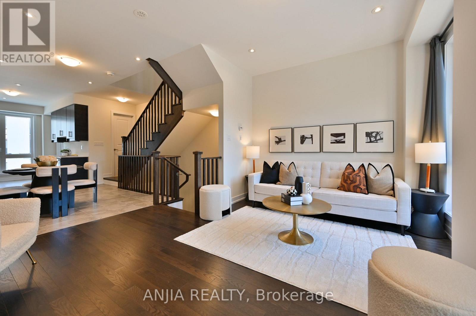 Photo 12 of 100 Stauffer Crescent, Markham ON