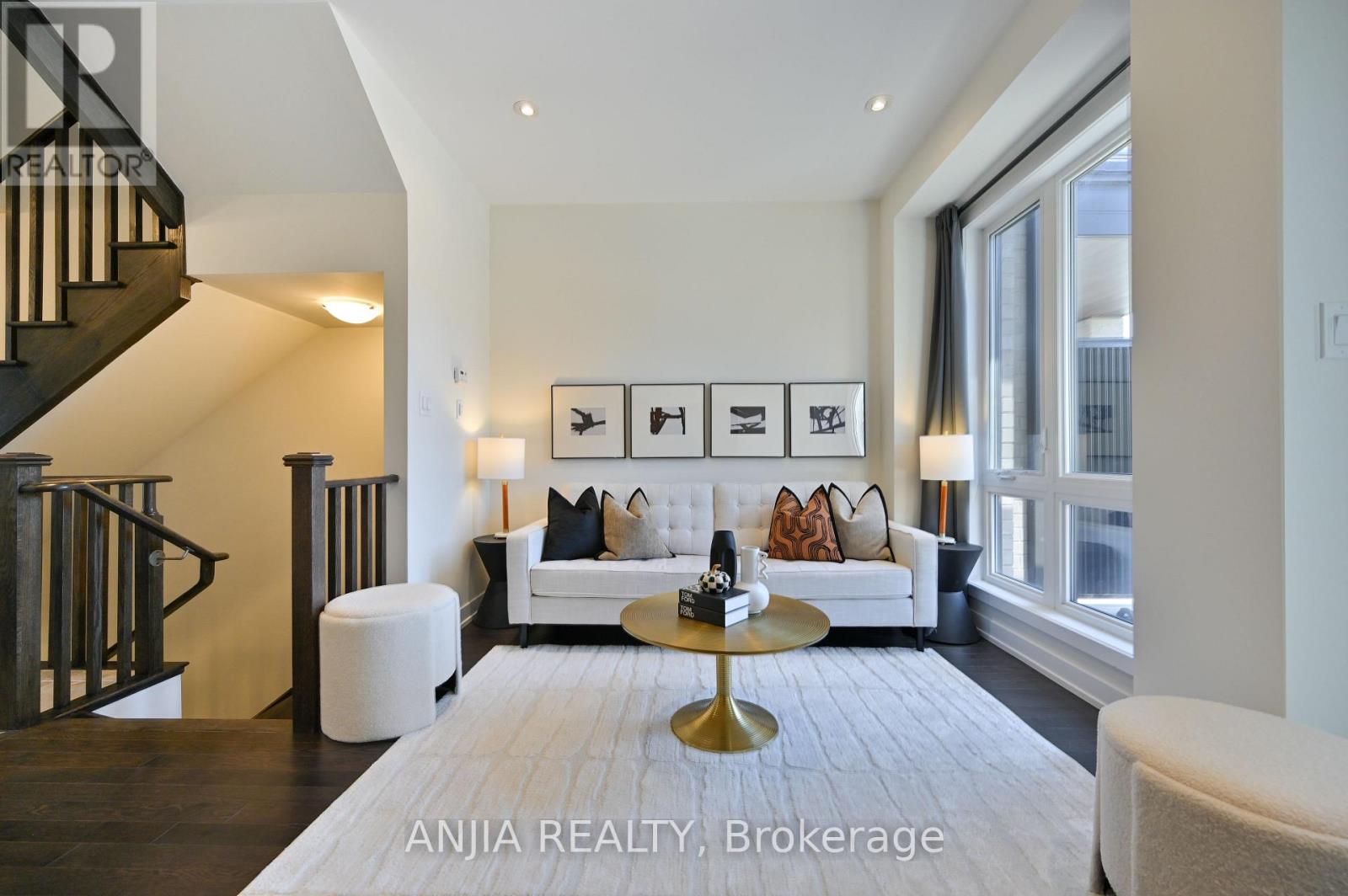 Photo 13 of 100 Stauffer Crescent, Markham ON