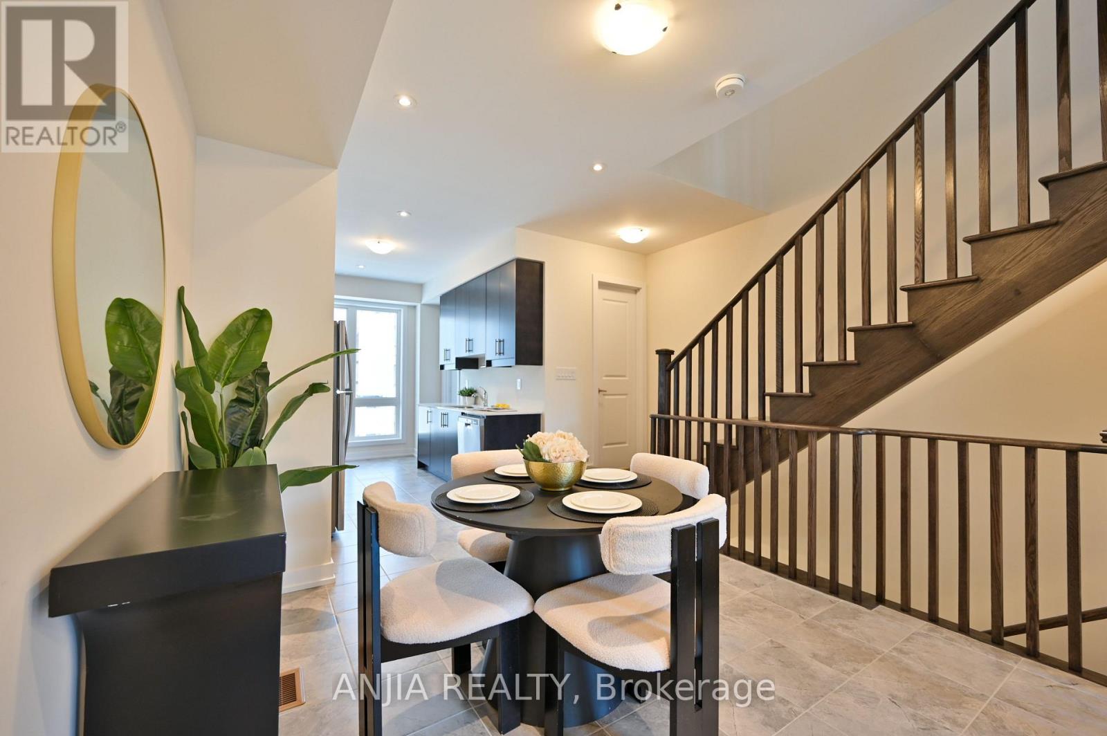 Photo 14 of 100 Stauffer Crescent, Markham ON
