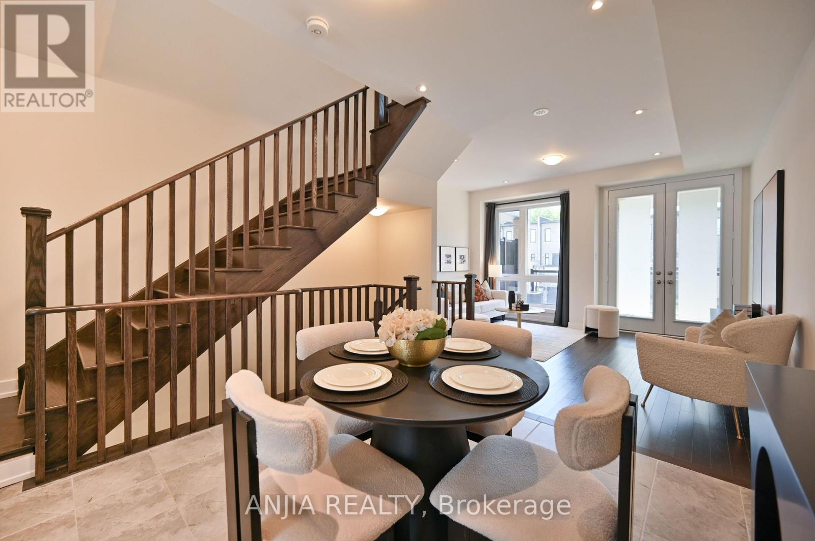 Photo 17 of 100 Stauffer Crescent, Markham ON