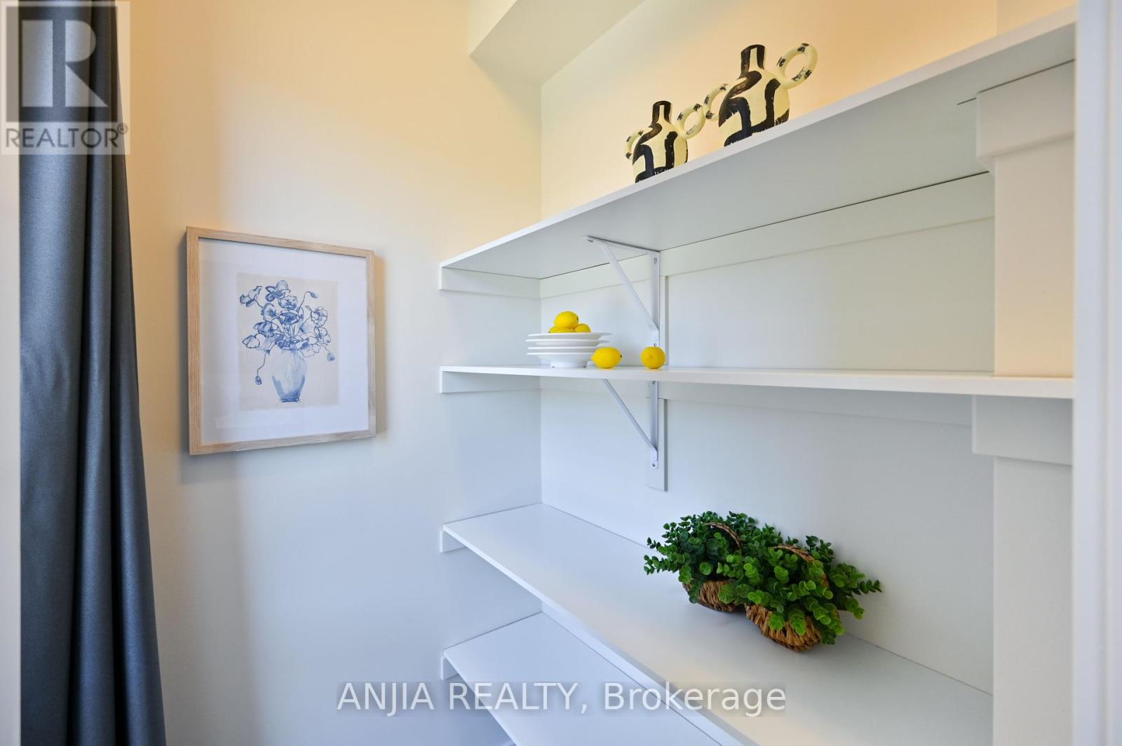 Photo 21 of 100 Stauffer Crescent, Markham ON