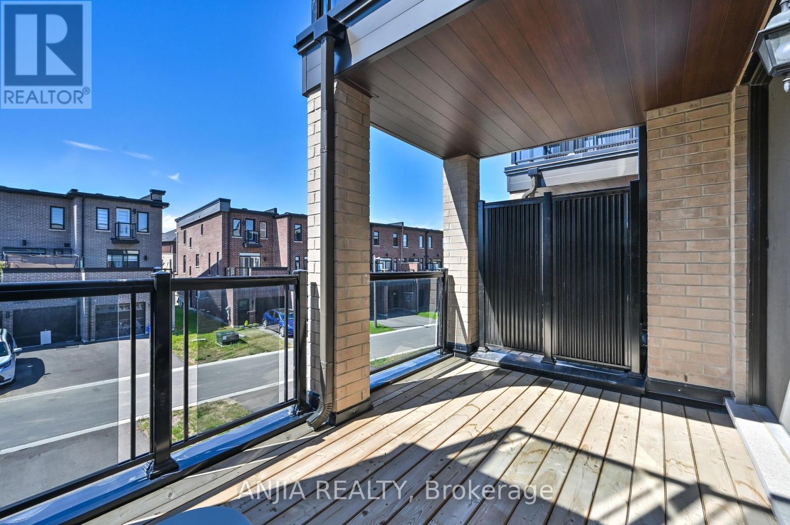 Photo 25 of 100 Stauffer Crescent, Markham ON