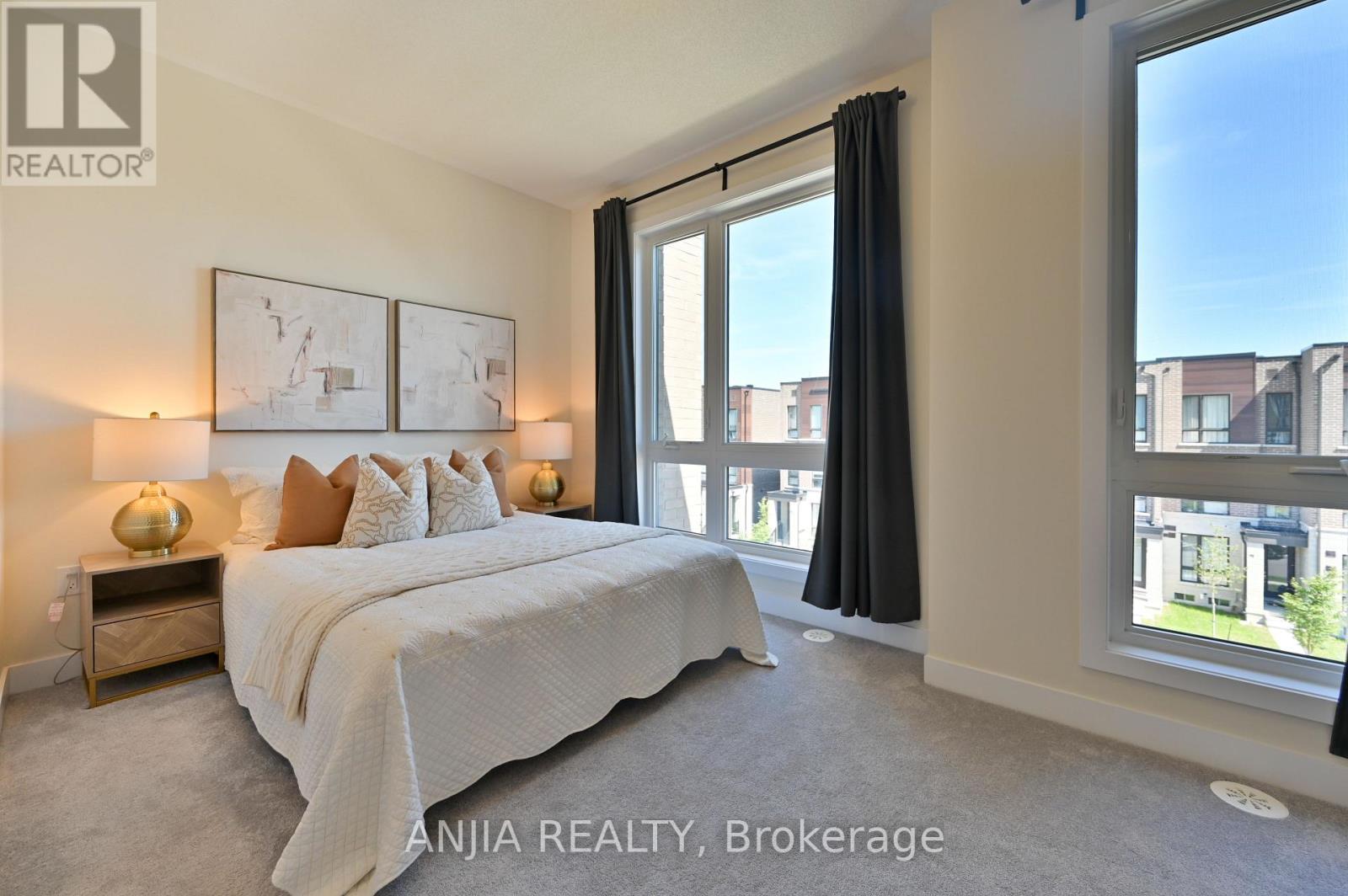Photo 28 of 100 Stauffer Crescent, Markham ON
