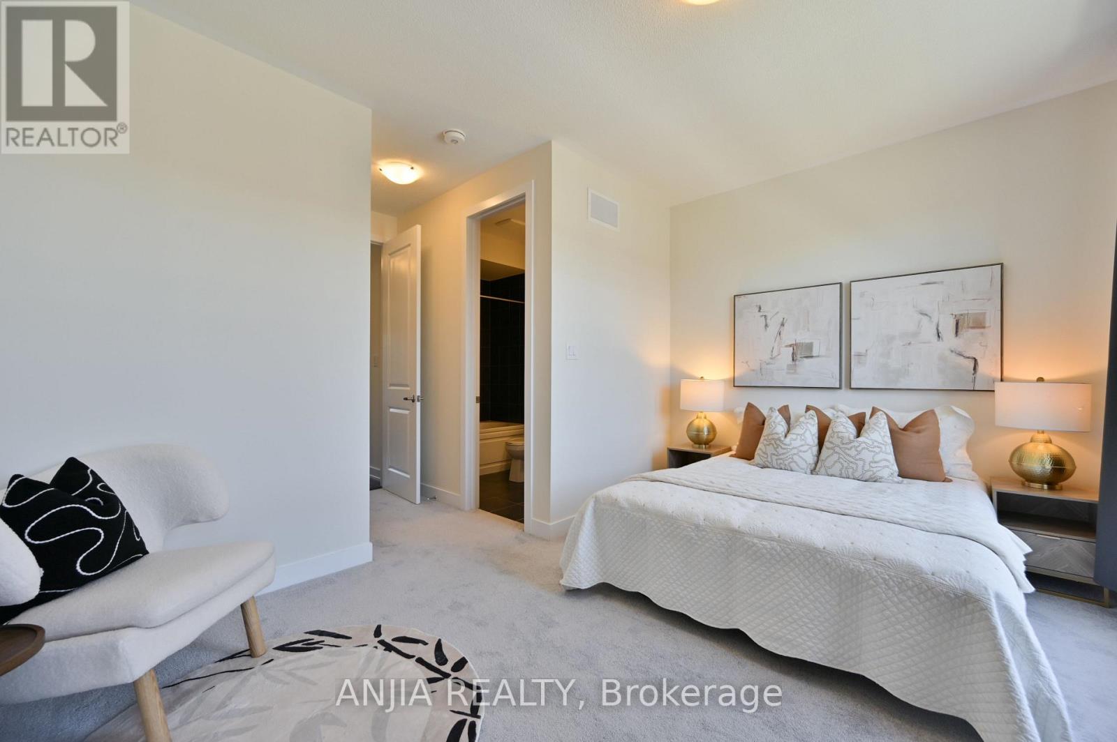Photo 29 of 100 Stauffer Crescent, Markham ON