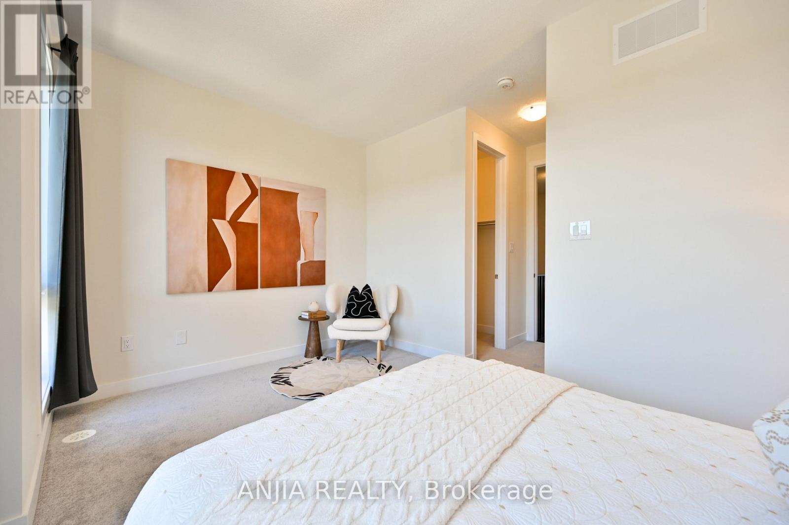 Photo 31 of 100 Stauffer Crescent, Markham ON