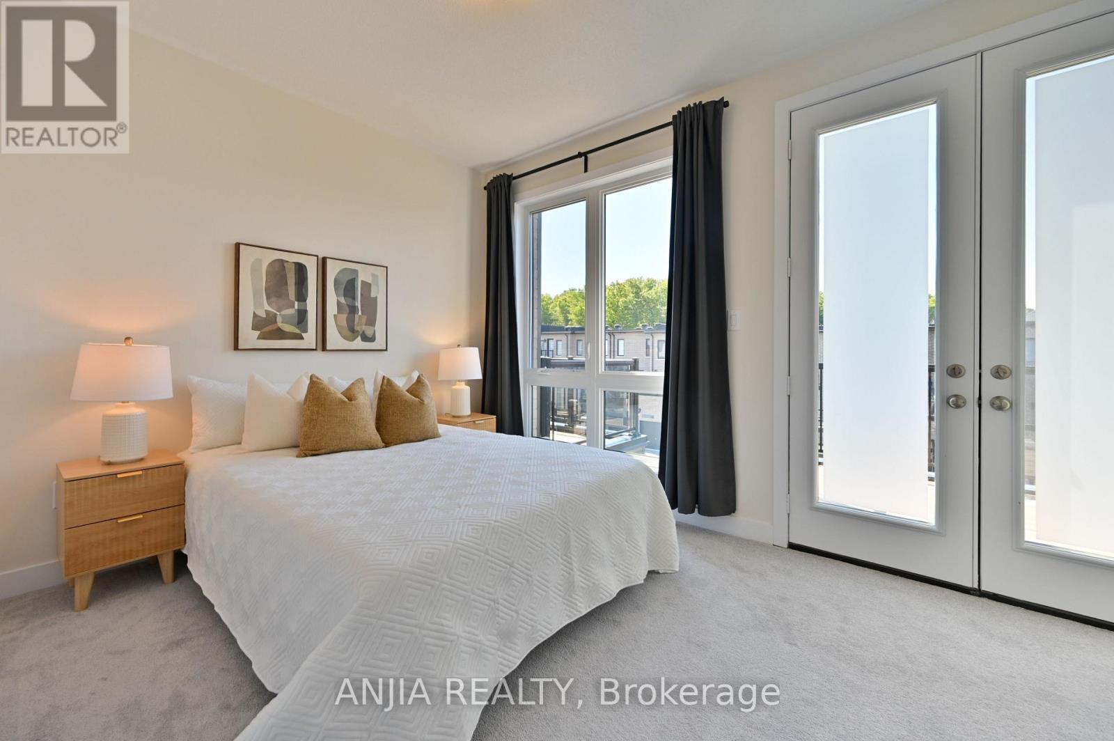 Photo 35 of 100 Stauffer Crescent, Markham ON