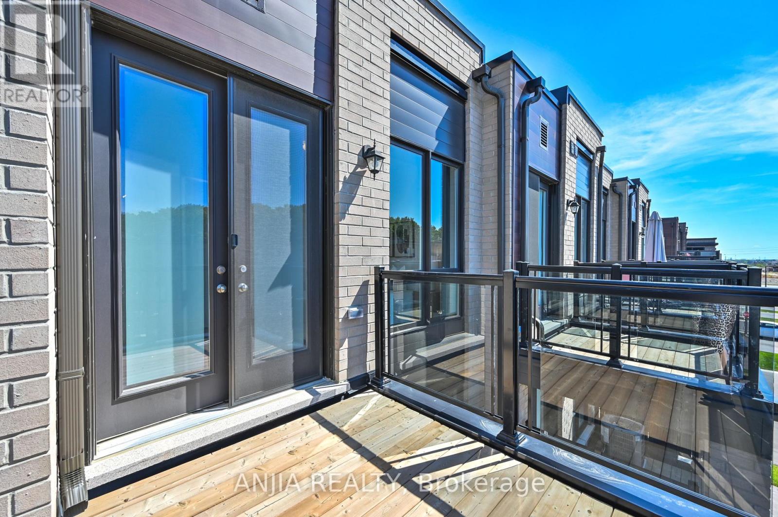 Photo 39 of 100 Stauffer Crescent, Markham ON