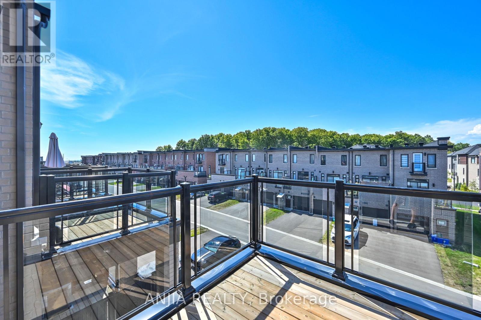 Photo 40 of 100 Stauffer Crescent, Markham ON