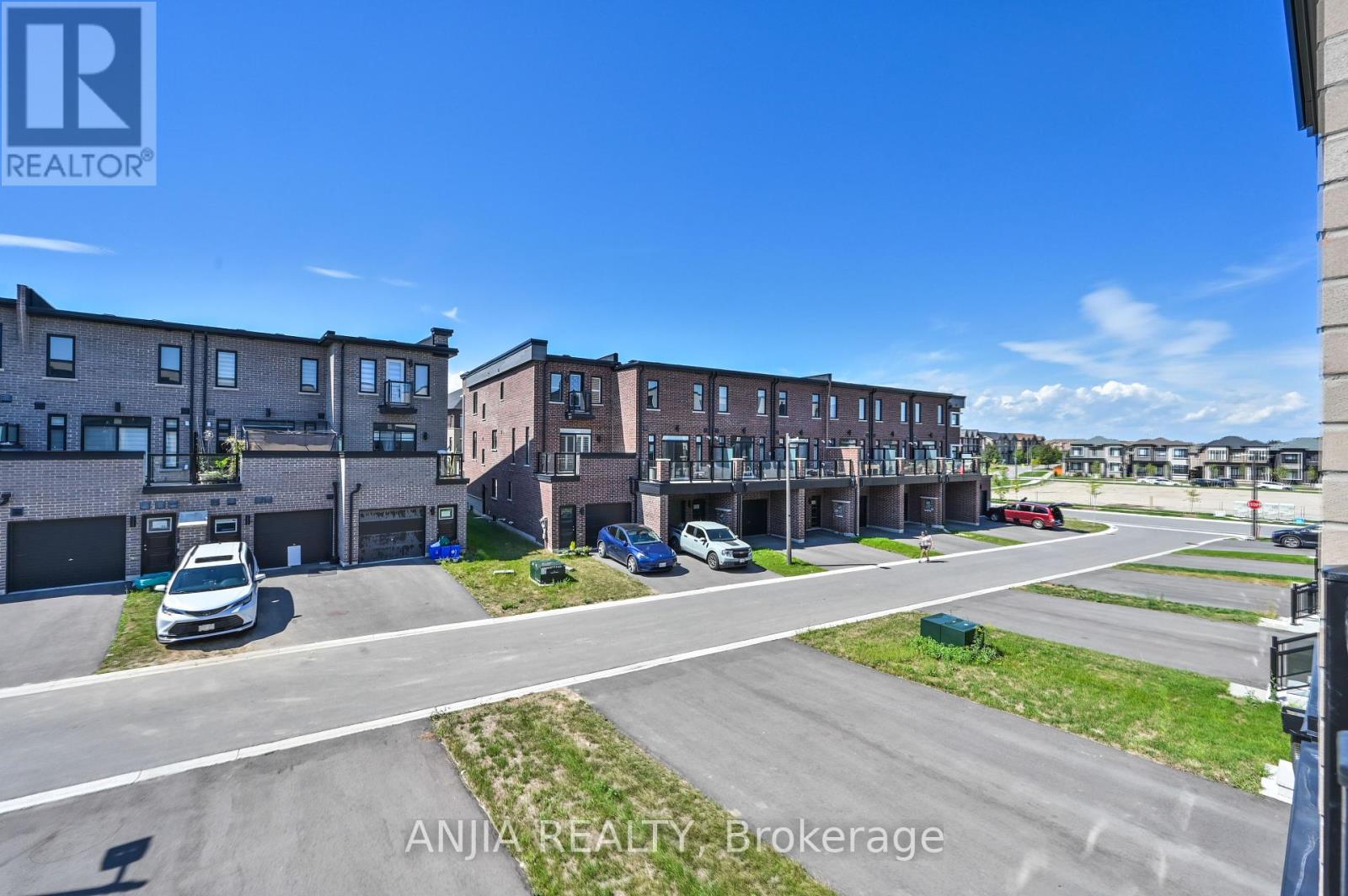 Photo 42 of 100 Stauffer Crescent, Markham ON