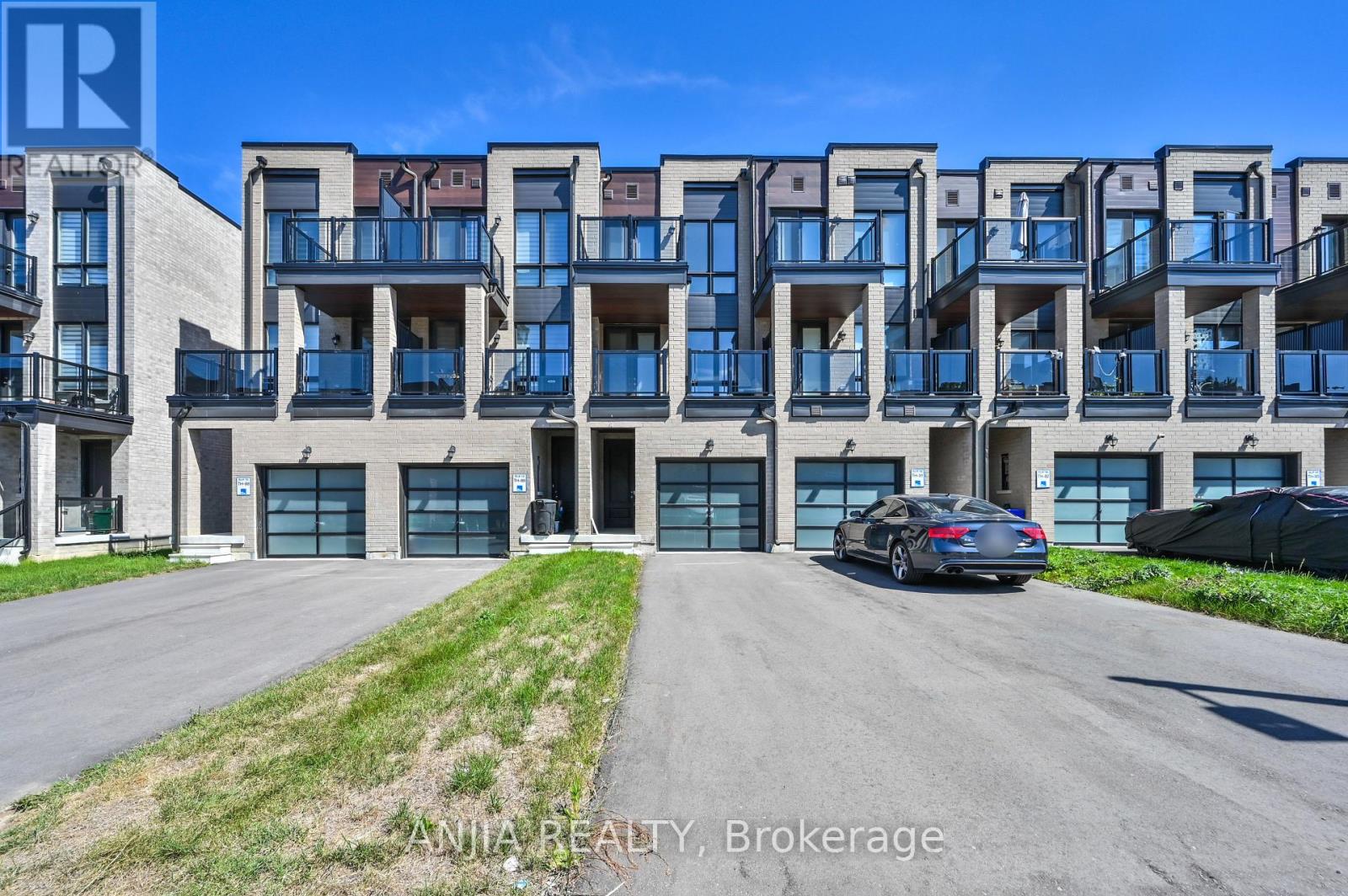 Photo 44 of 100 Stauffer Crescent, Markham ON