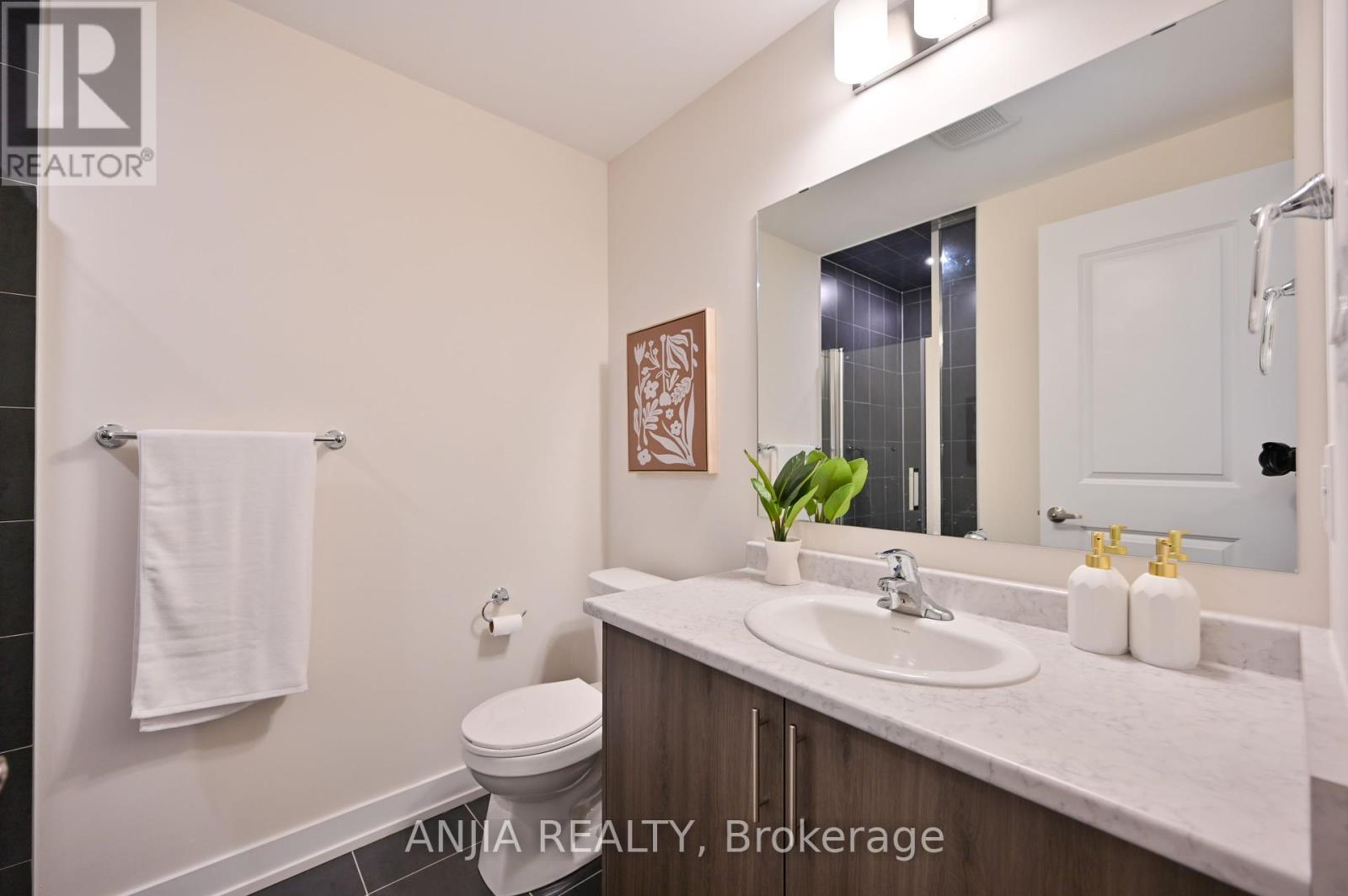 Photo 6 of 100 Stauffer Crescent, Markham ON