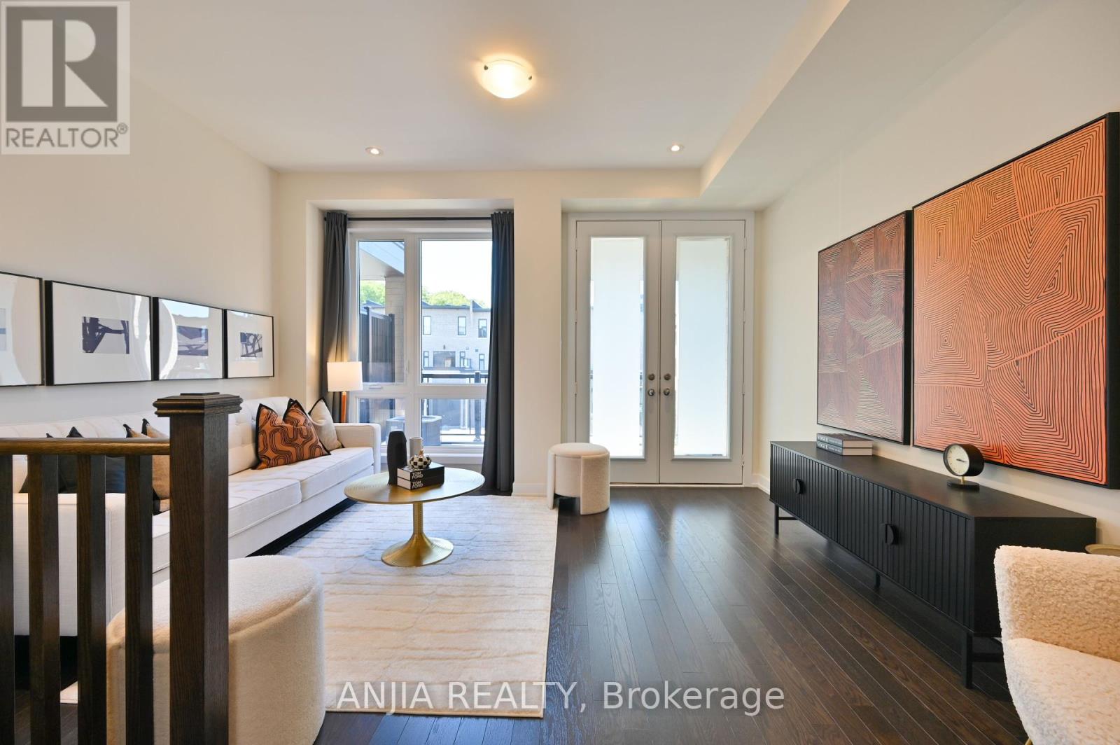 Photo 8 of 100 Stauffer Crescent, Markham ON