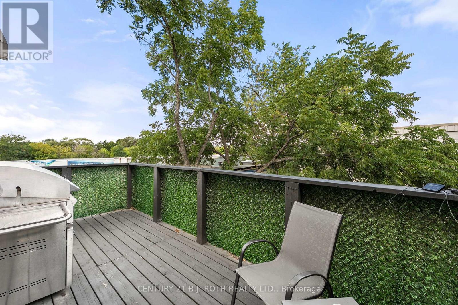 Photo 15 of 15 8032 Kipling Avenue, Vaughan ON
