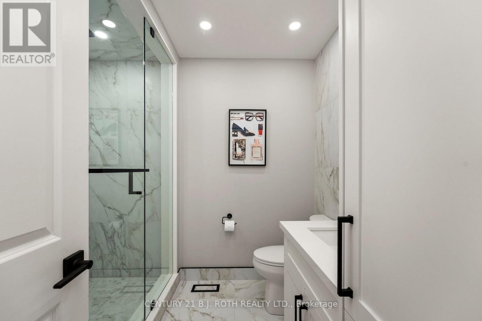 Photo 26 of 15 8032 Kipling Avenue, Vaughan ON